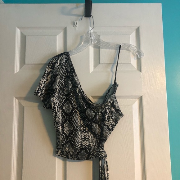Shein One Shoulder Tie Side Snakeskin Pattern Top - Picture 4 of 7